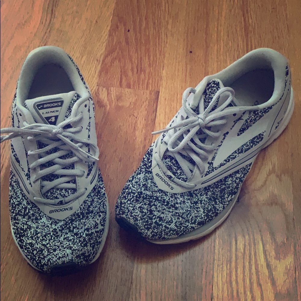 Women’s Brooks Launch 4